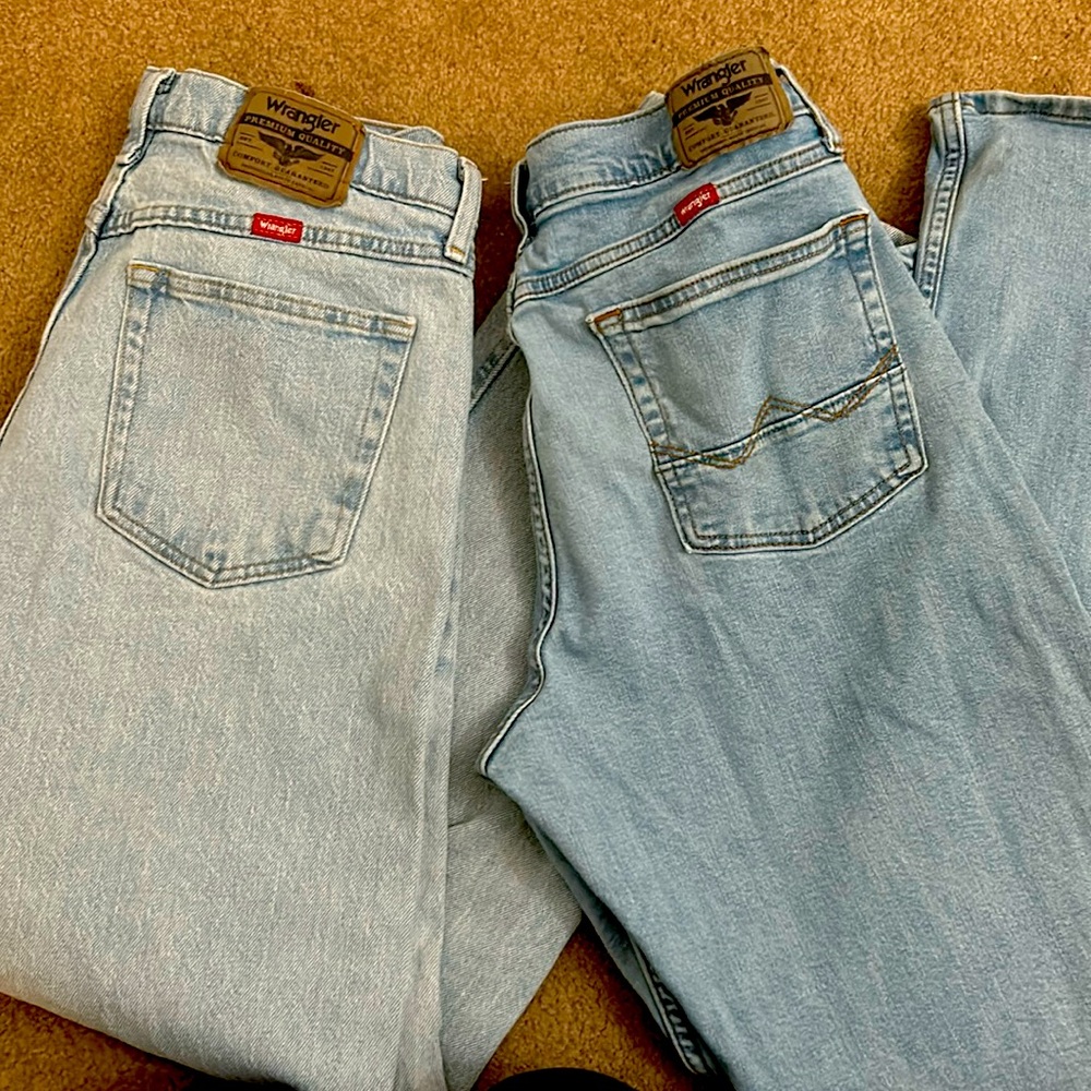 Men’s Wrangler boot cut light wash jeans